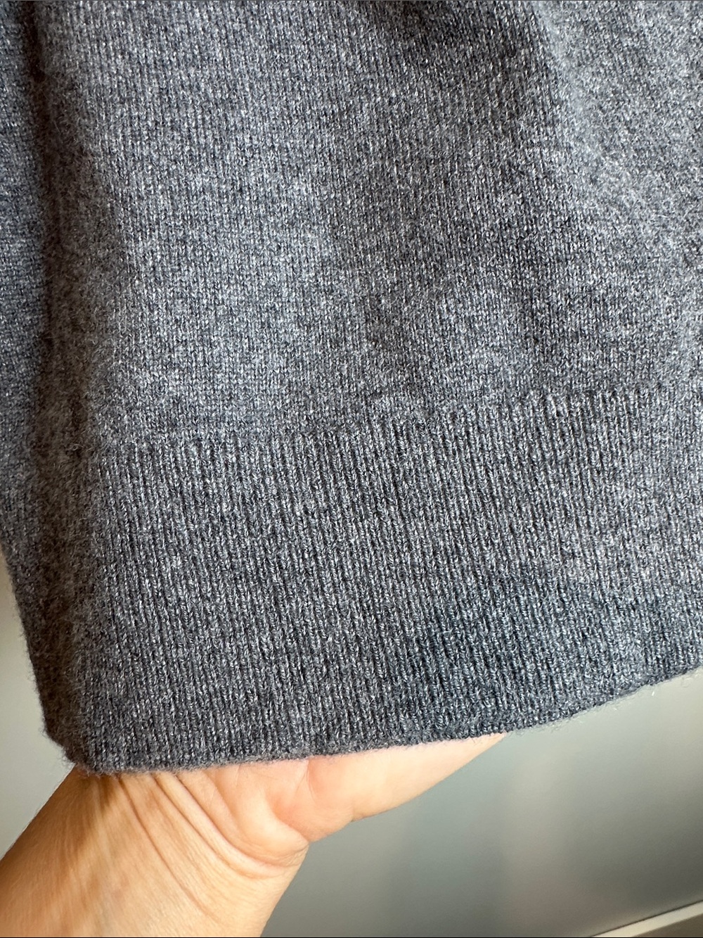 Lands' End Cashmere 100% Gray Short Sleeve Crewneck Tee Women’s minimalist - Picture 6 of 7